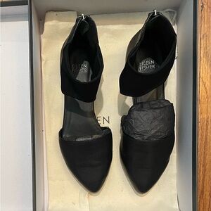 Eileen Fisher black flats 7.5